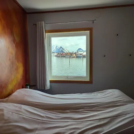 Guest house Fish Factory -the Real Lofoten Experience
